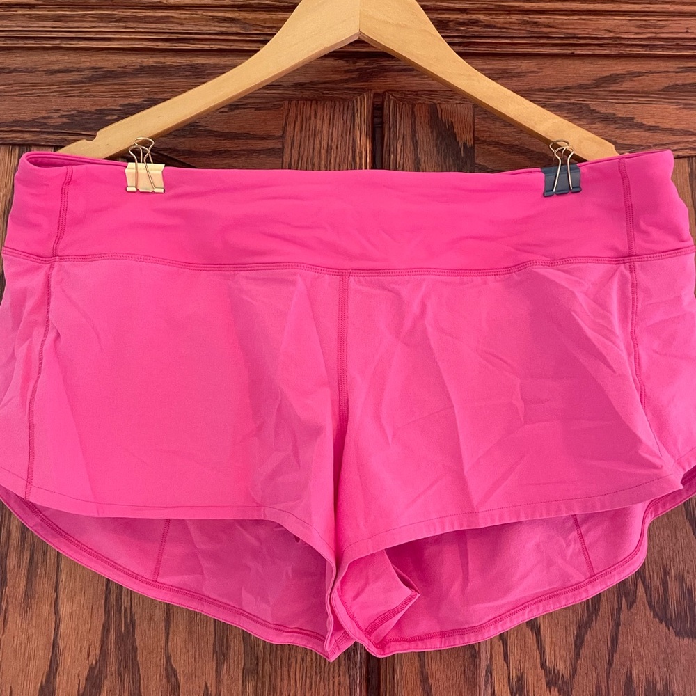 Lululemon 2.5” speed up low-rise lined shorts